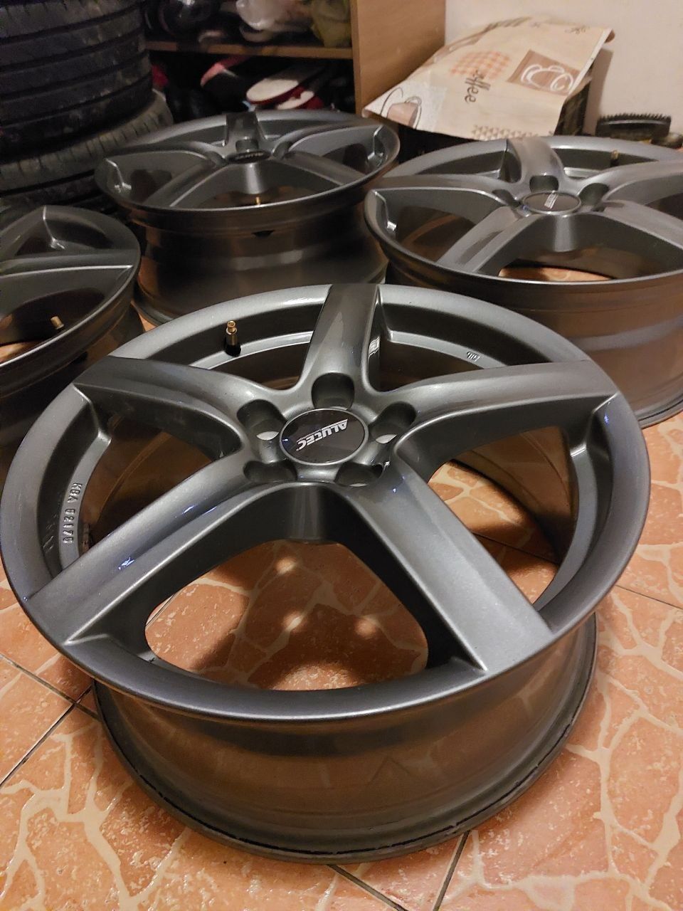 Продам диски 5x108 r17