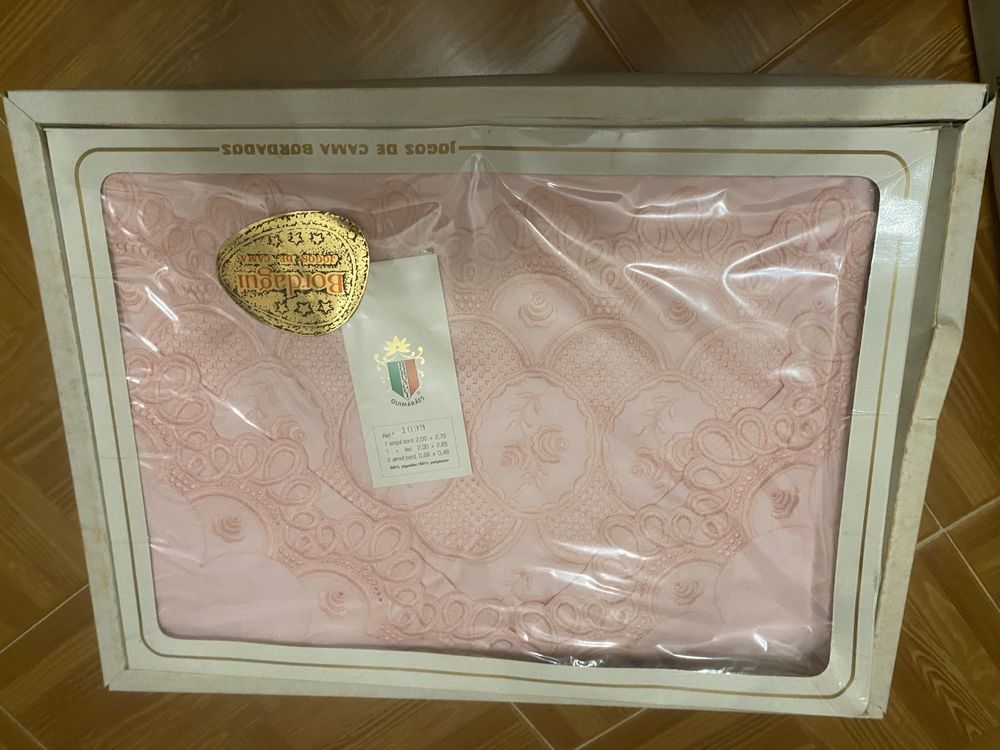 Jogo de Cama Bordado Rosa