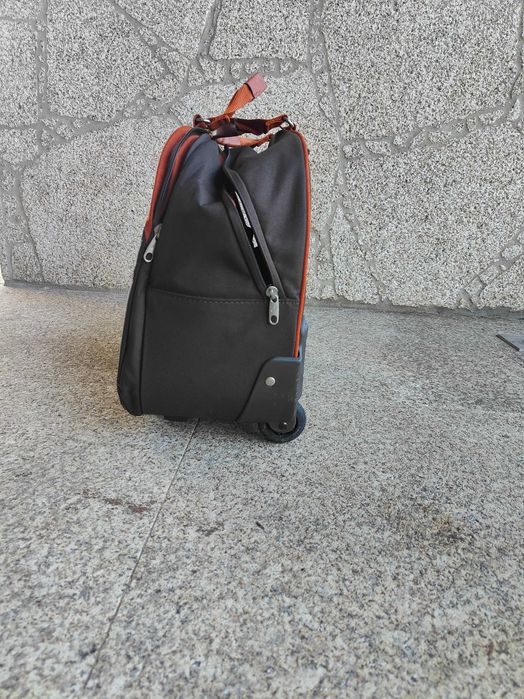 Troley/Mala de Computador AMERICAN TOURISTER