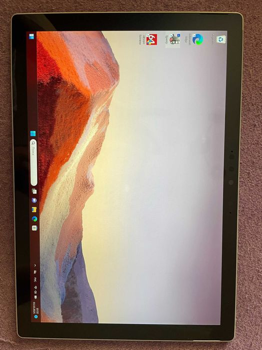 Microsoft Surface Pro 7. Windows 11 pro/ i3/4gb/ssd 128.