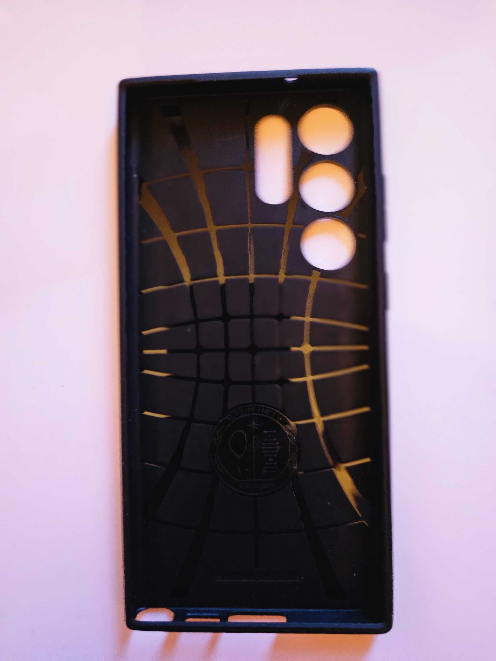 Sprzdeam trzy etui do Samsunga S 23 ultra