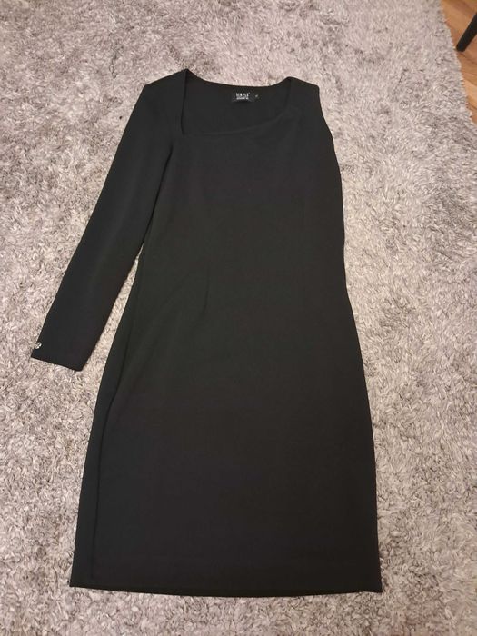 Krótka czarna elegancka sukienka Simple rozm. L