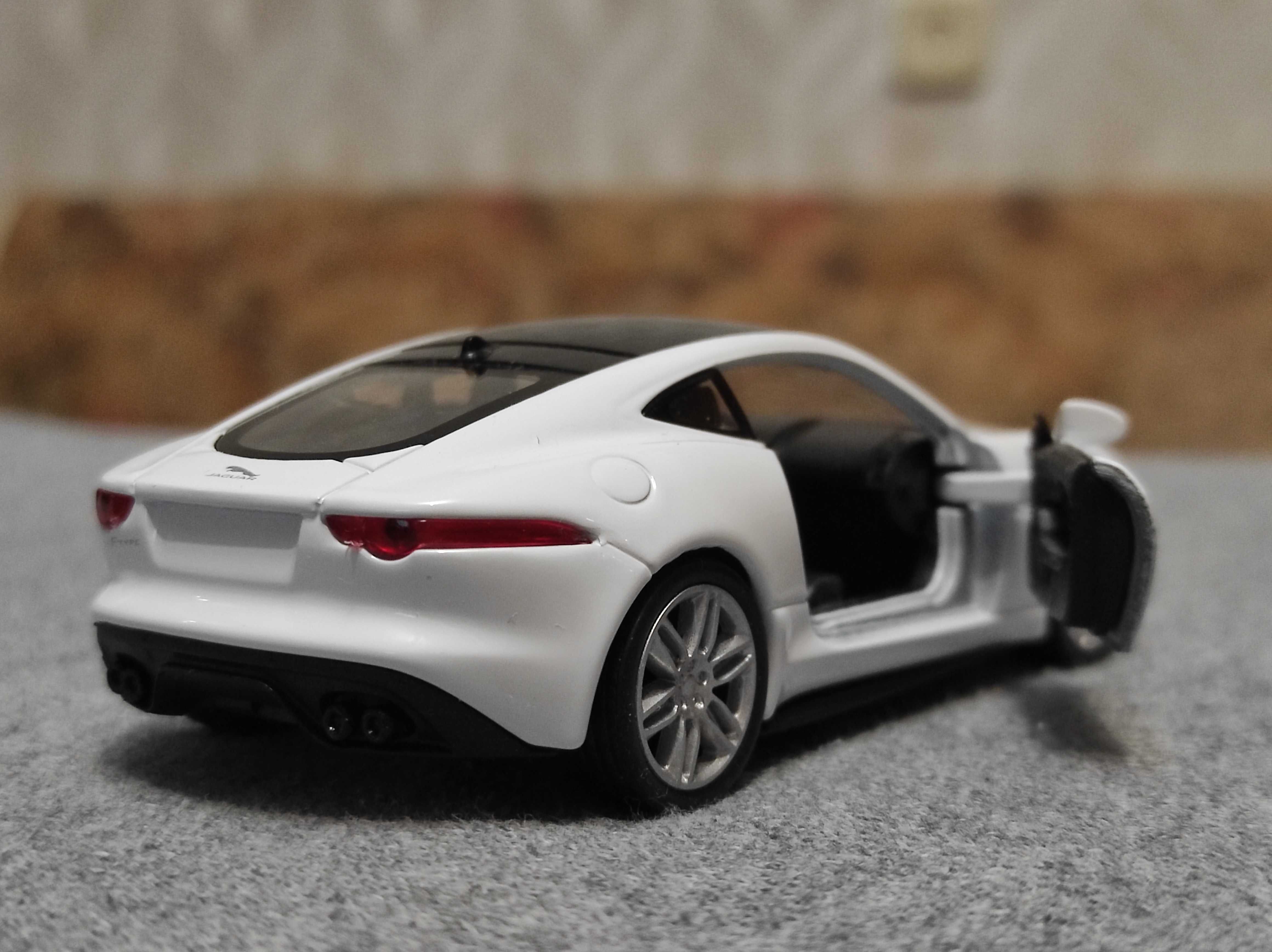 Машинка Jaguar F-Type Welly 1/36 Модель Ягуар