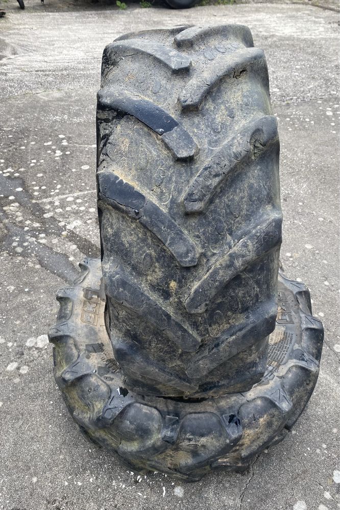 Pneus 280/70R16 Bkt