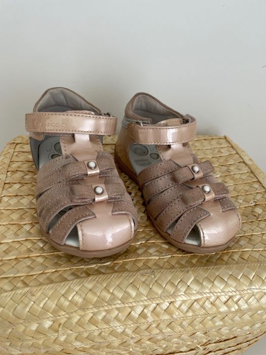 Sandálias menina Chicco