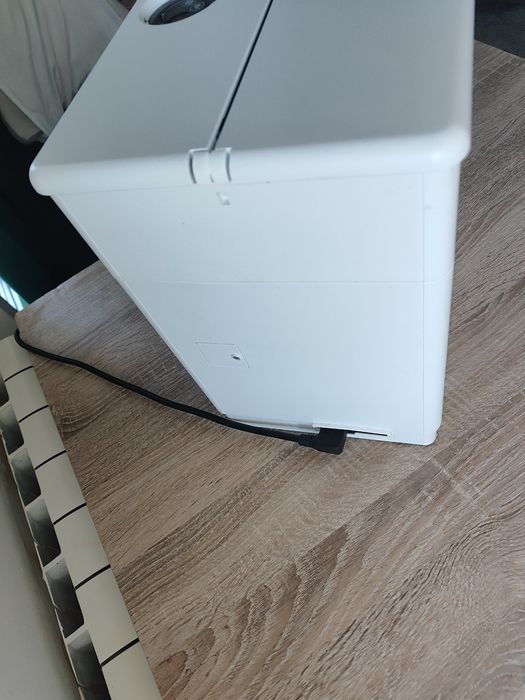 Jak nowy biały ekspres ciśnieniowy do kawy Philips EP5361/10 z nową ka