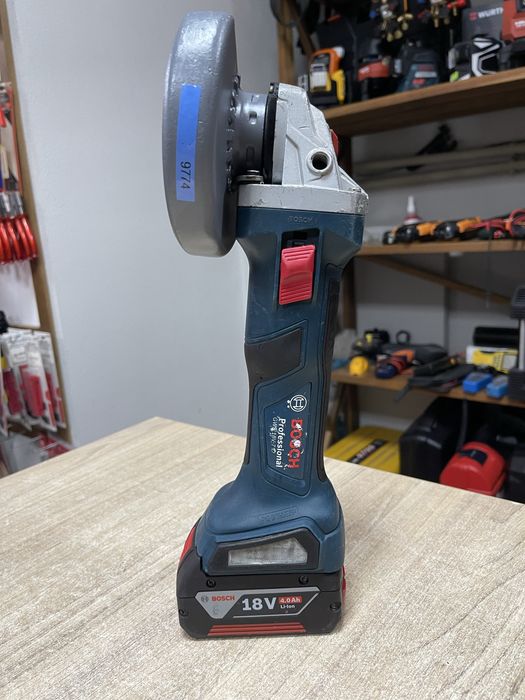 Bosch GWS 18V-7 + АКБ 4.0Ah / безщіткова болгарка Бош 18V