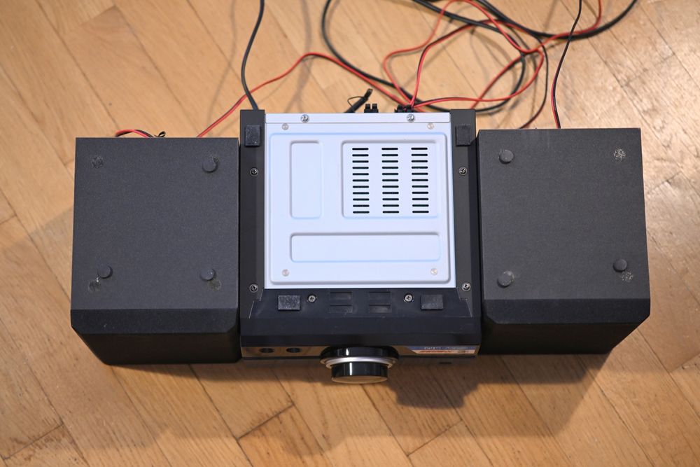 Wieża Sharp XL-E15H z Pilotem – AUX, Radio (Uszkodzone CD)