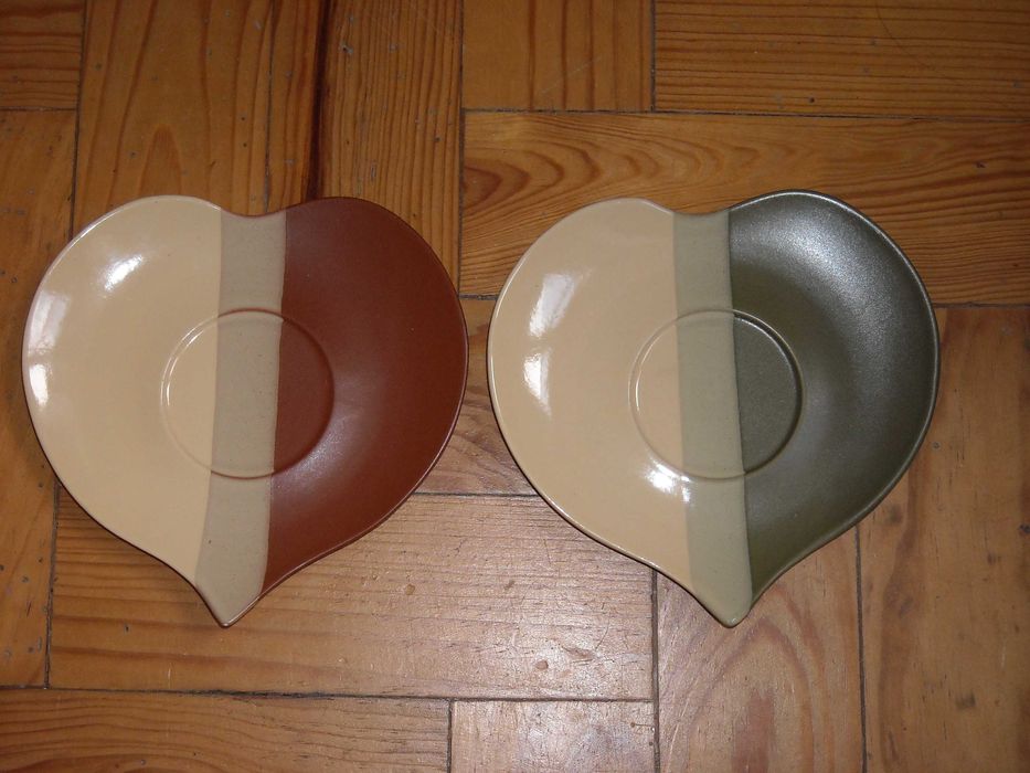 Dois pires em loiça forma coração