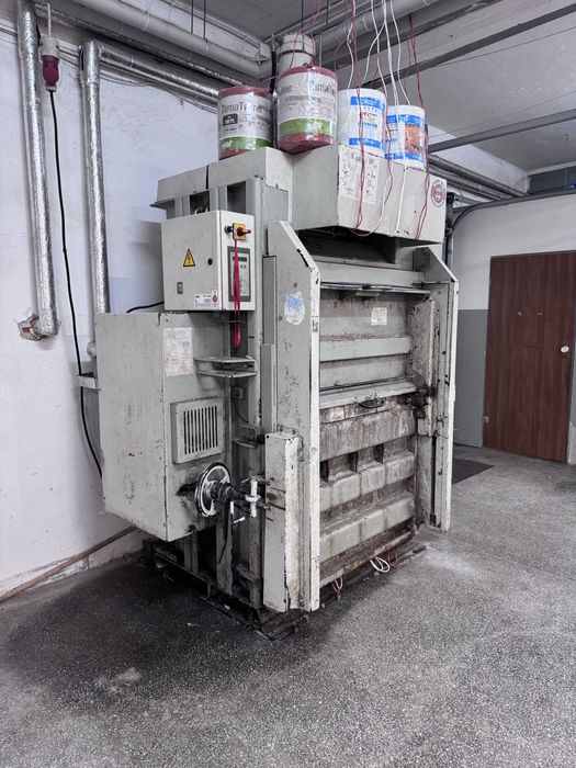 Prasa do makulatury , foli, belownica HSM 500.1 VL