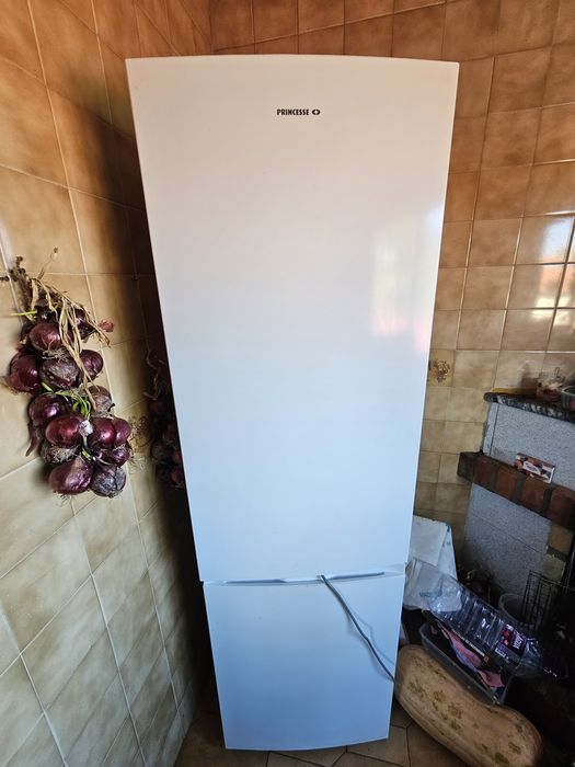 Frigorífico combinado modelo KIKO