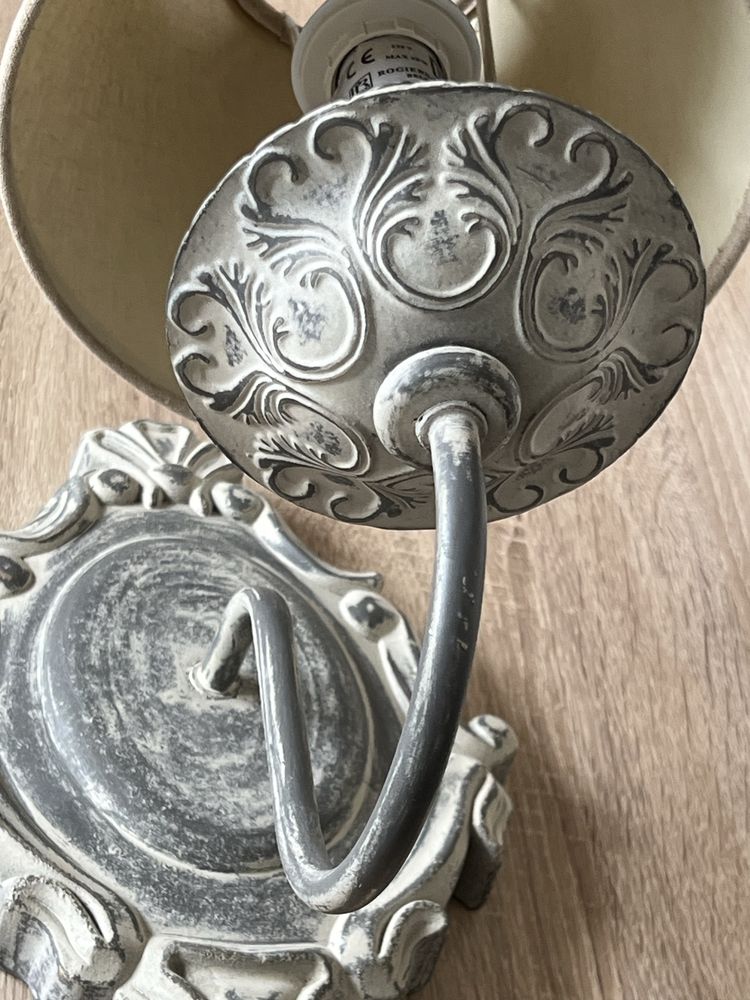 Kinkiet w stylu prowansalskim shabby chic