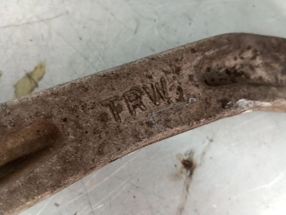 Braço de suspensão frente direito AUDI A6 Avant (4F5, C6)