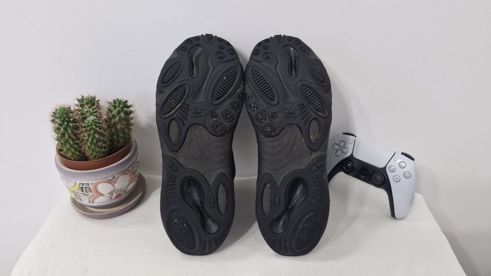 Кросівки Adidas Oznova.Розмір 42.5