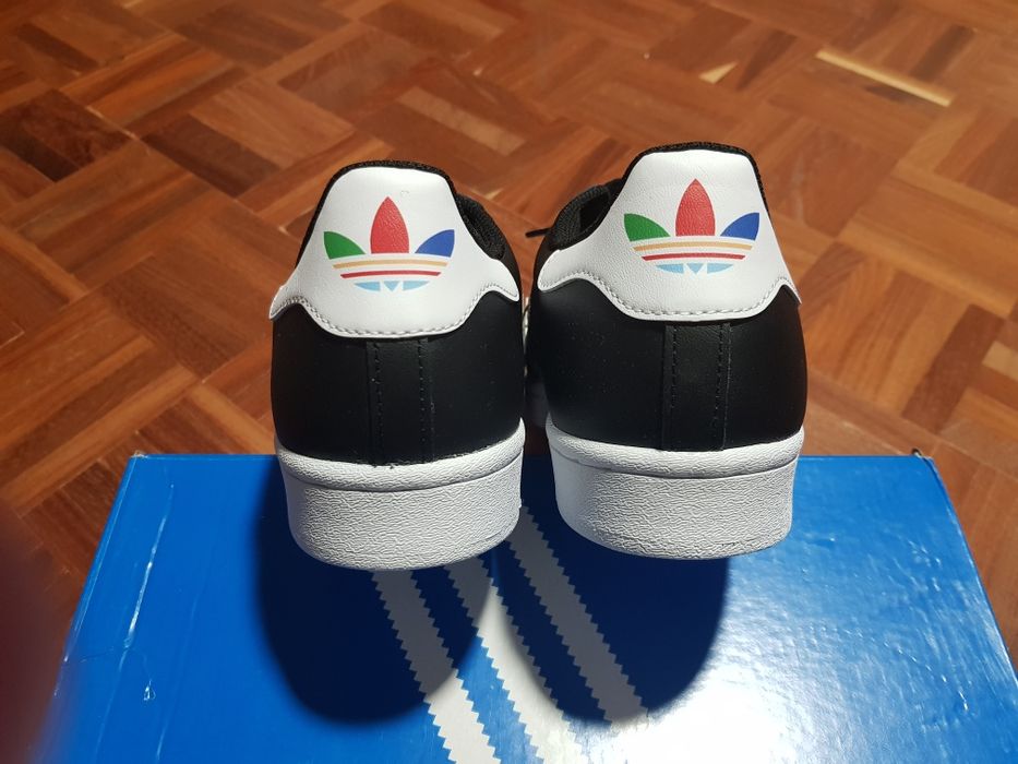 Adidas Superstar 43 1/3, originais e novos a estrear