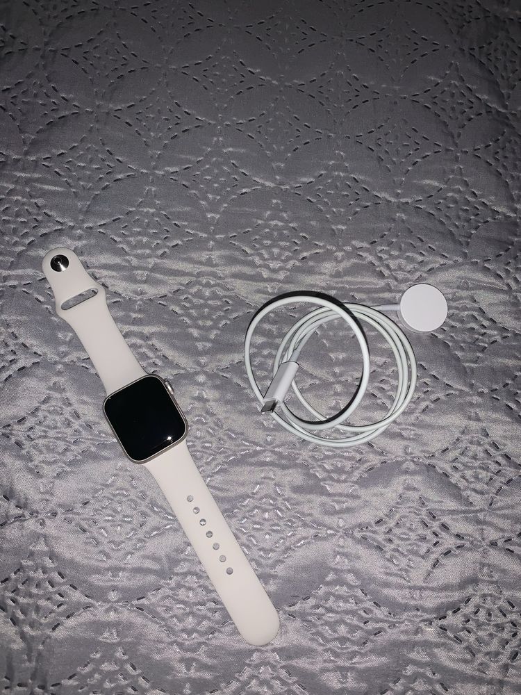 Apple watch SE GPS 40mm Aluminio luz das estrelas
