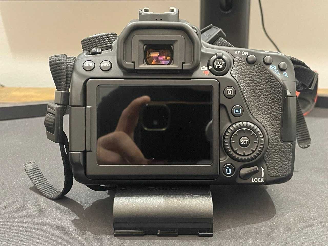 Lustrzanka Canon 80D + obiektyw 18-55mm + GRATISY