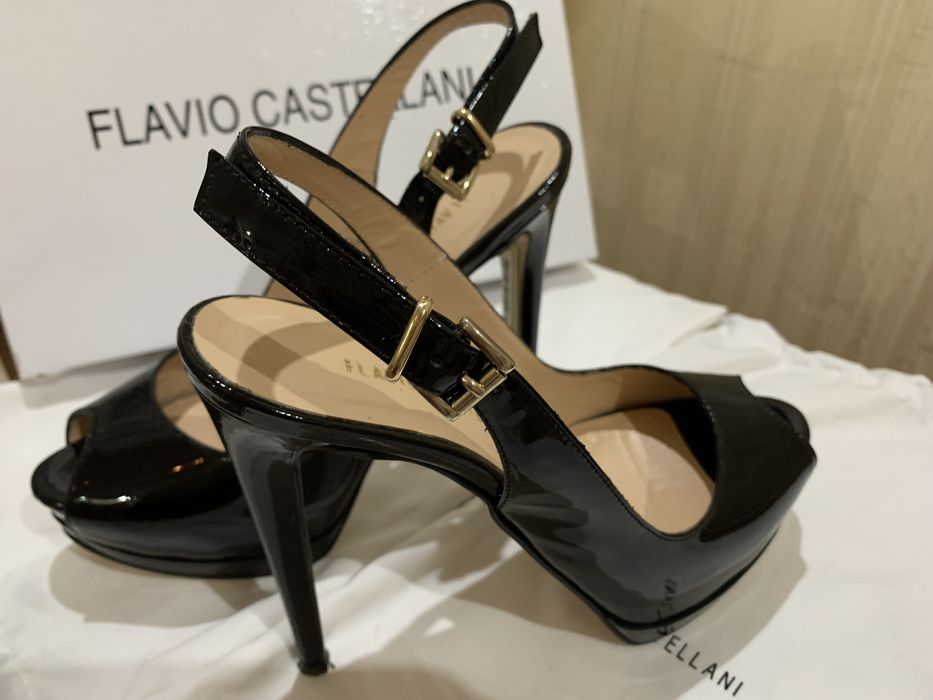 Босоніжки , натуральна шкіра . Flavio Castellani