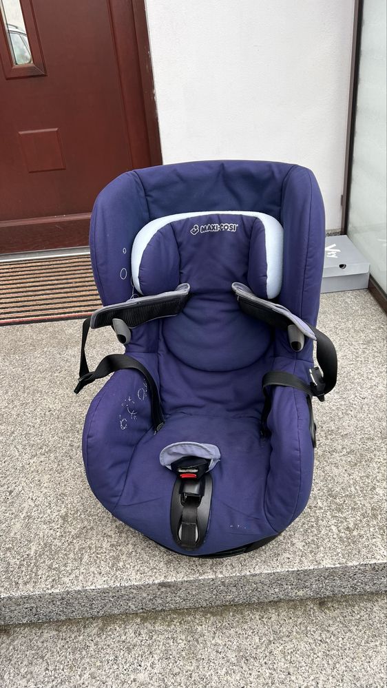 Maxi Cossi Axiss fioletowy używany obrotowy 9-18kg do 110cm