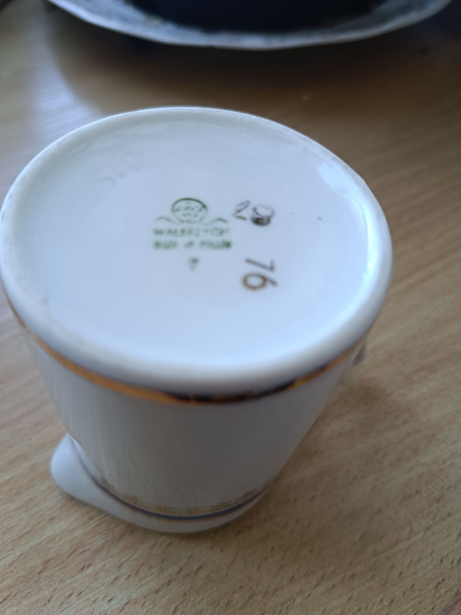 Mały mlecznik.porcelana Wałbrzych.PRL