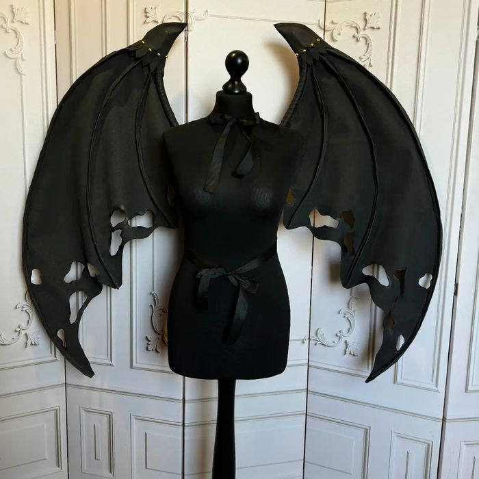 Крила кажана/дракона