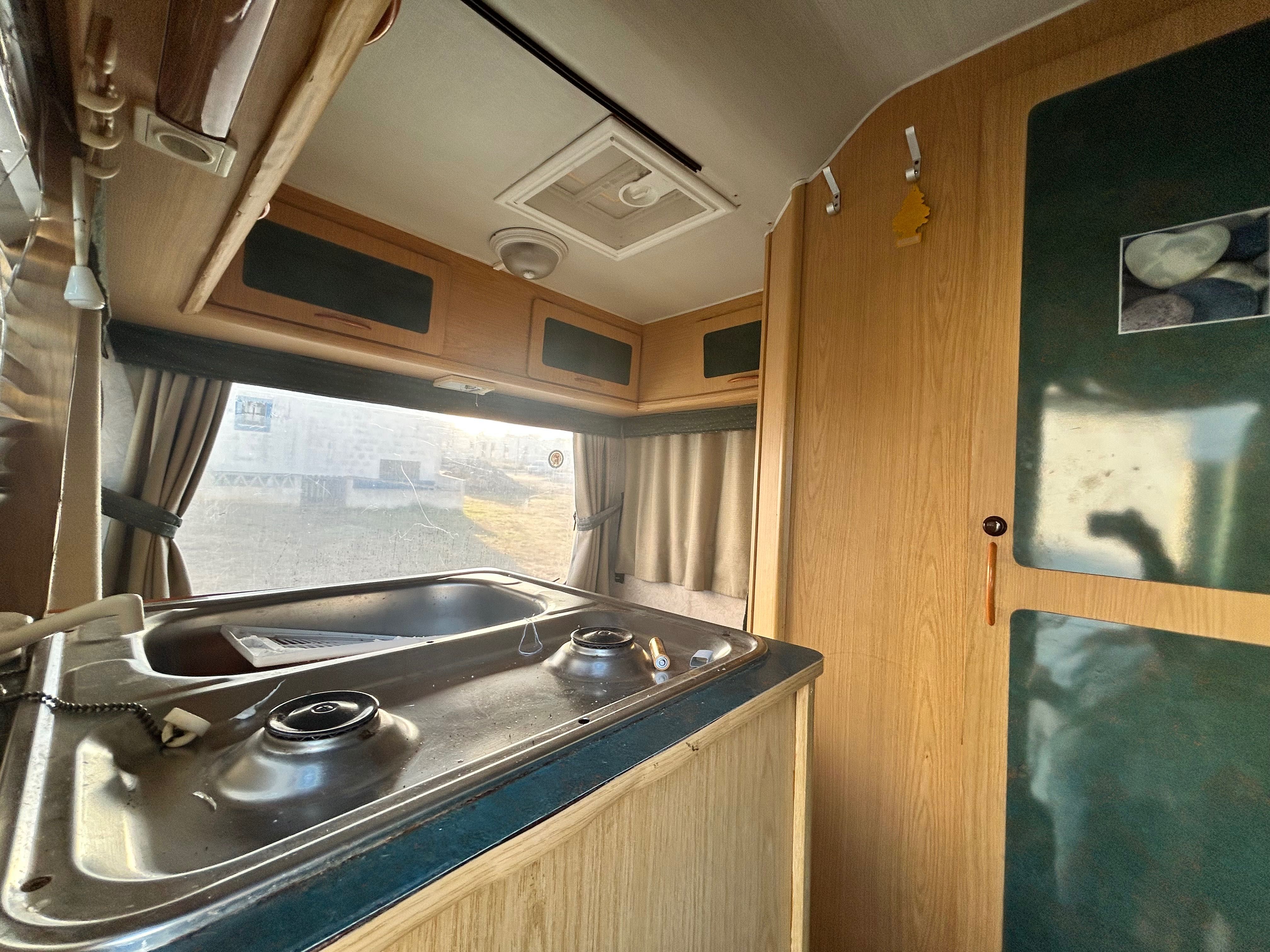 Autocaravana à Venda – Com Danos Após Acidente