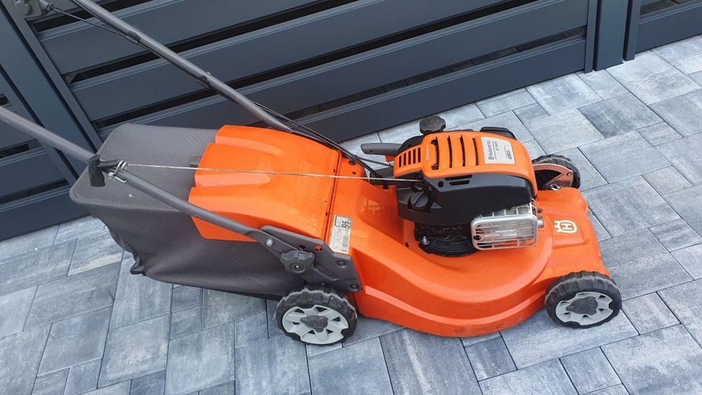 Kosiarka spalinowa z napędem Husgvarna LC 347 V