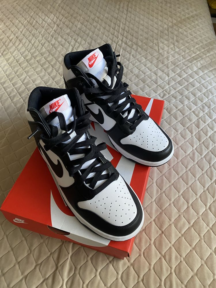 Nike dunk high panda