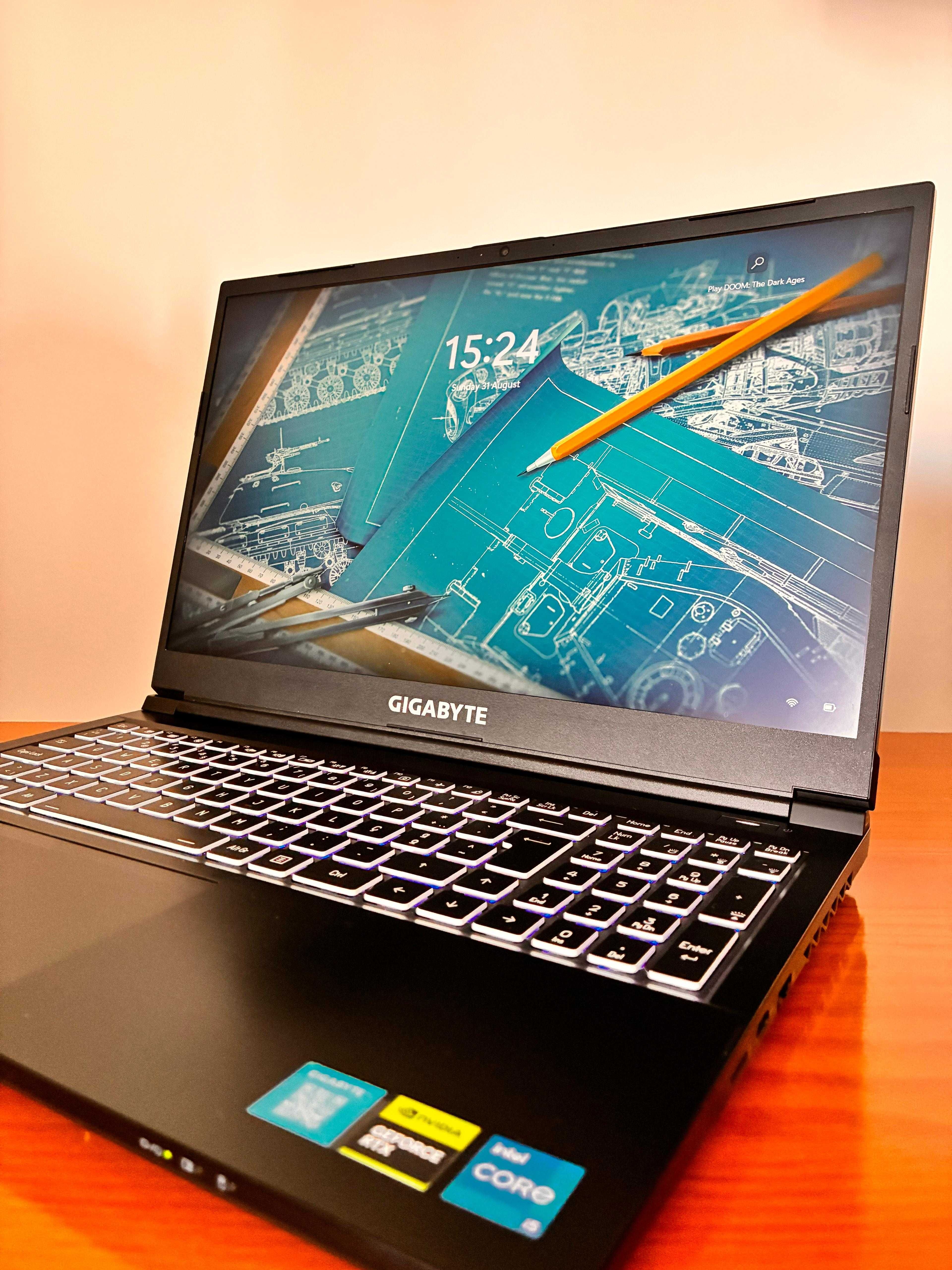 Portátil Gigabyte KF5