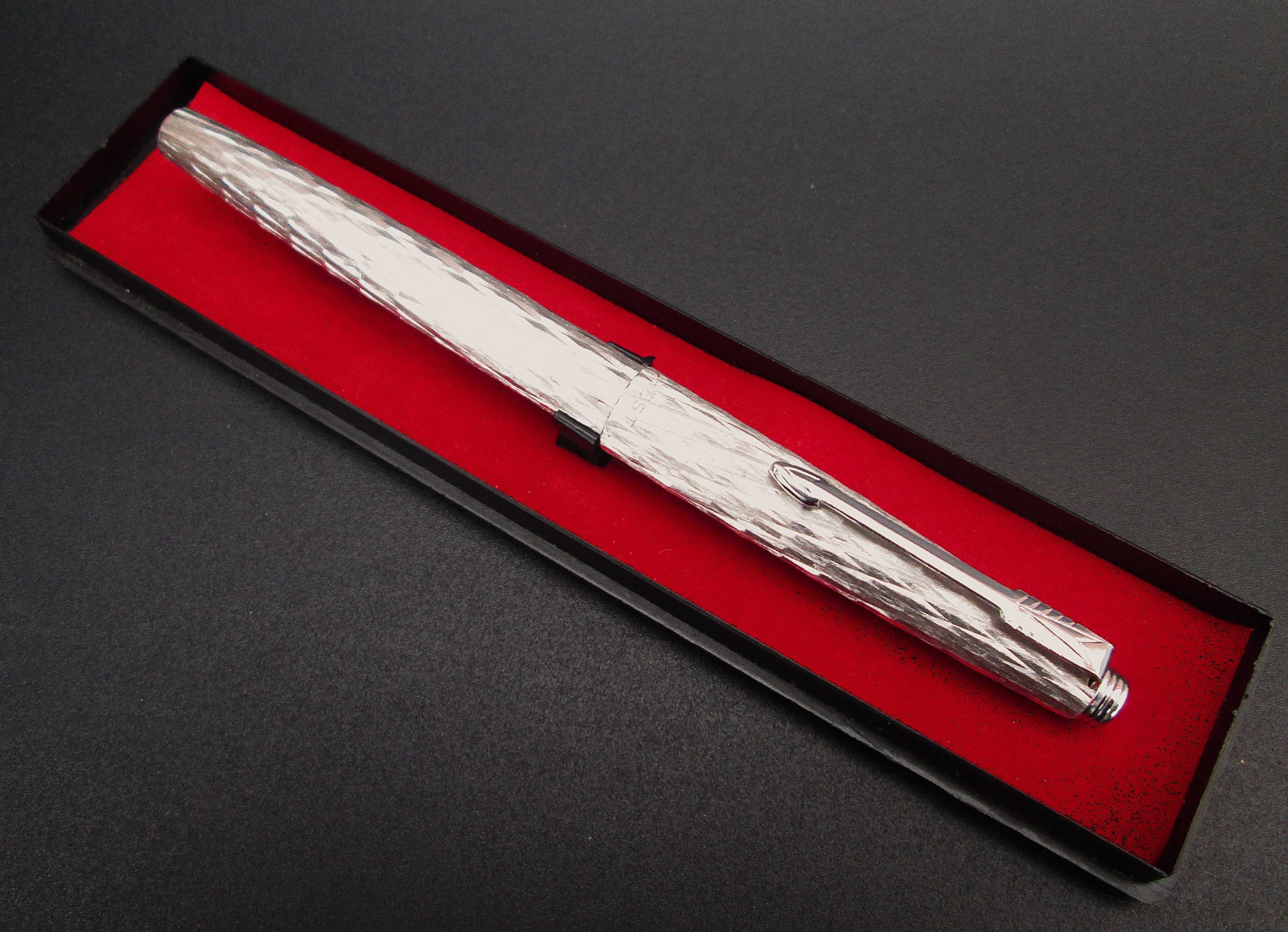 Bonita Caneta de Tinta Permanente CREST feita no Japão nos Anos 70