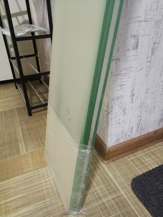 Скло товсте 6-7 мм, 4 штуки.