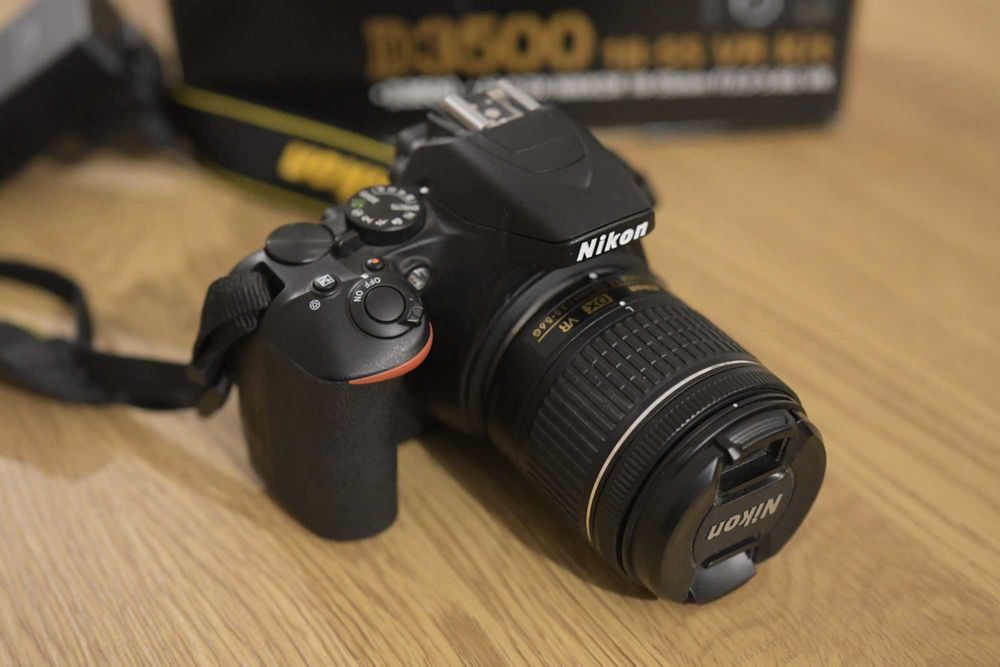 Nikon D3500  Znikomy przebieg z obiektywem