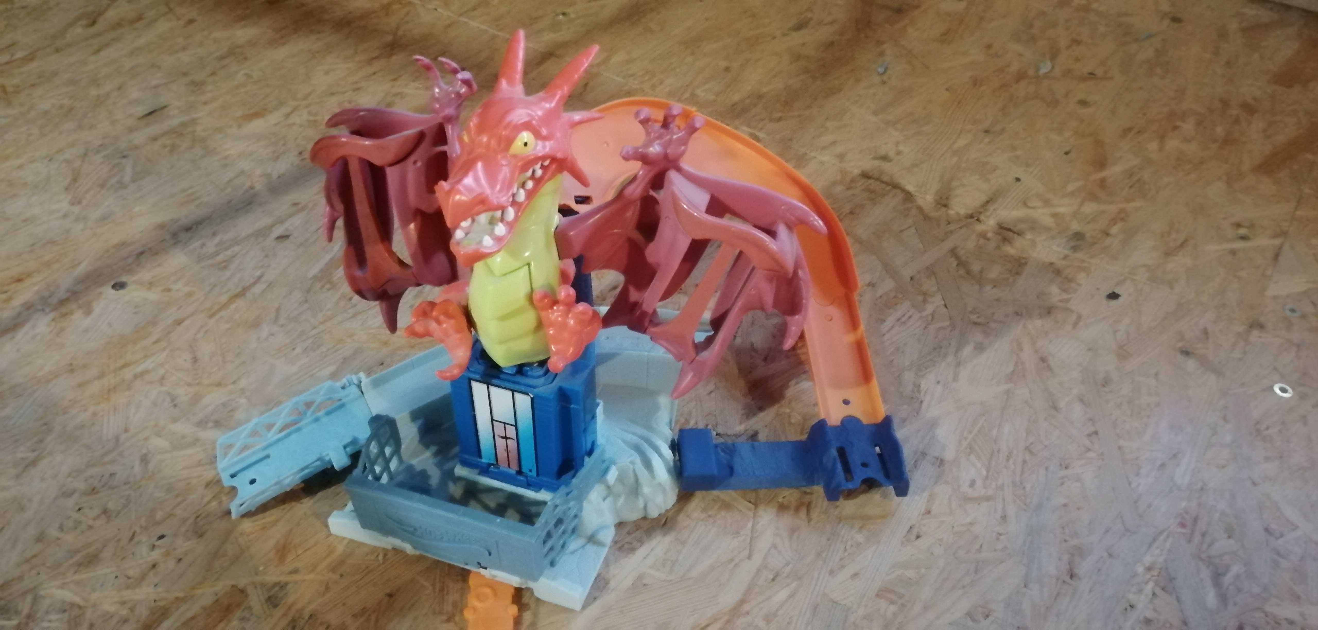 Hot Wheels Smocze wyzwanie DWL04 tor Dragon Blast