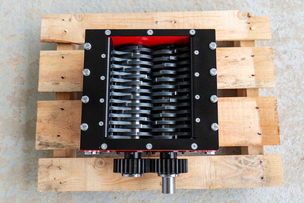 Mechanizm NISZCZARKA SHREDDER == maszyna do recyklingu