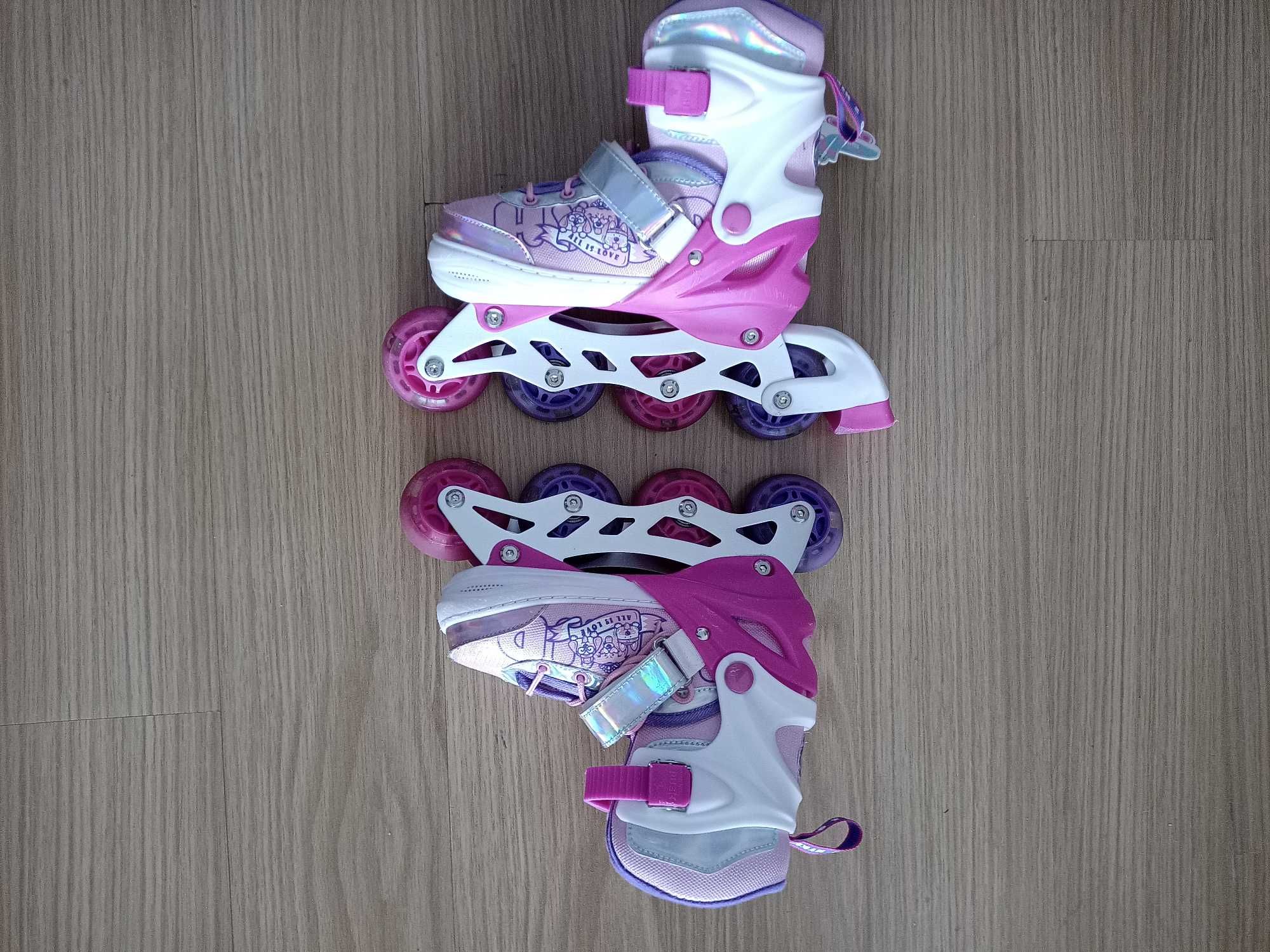 Patins em Linha + Proteções – Inline Skates with Pads Set