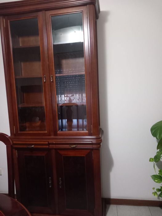 Movel Cristaleira madeira de cerejeira