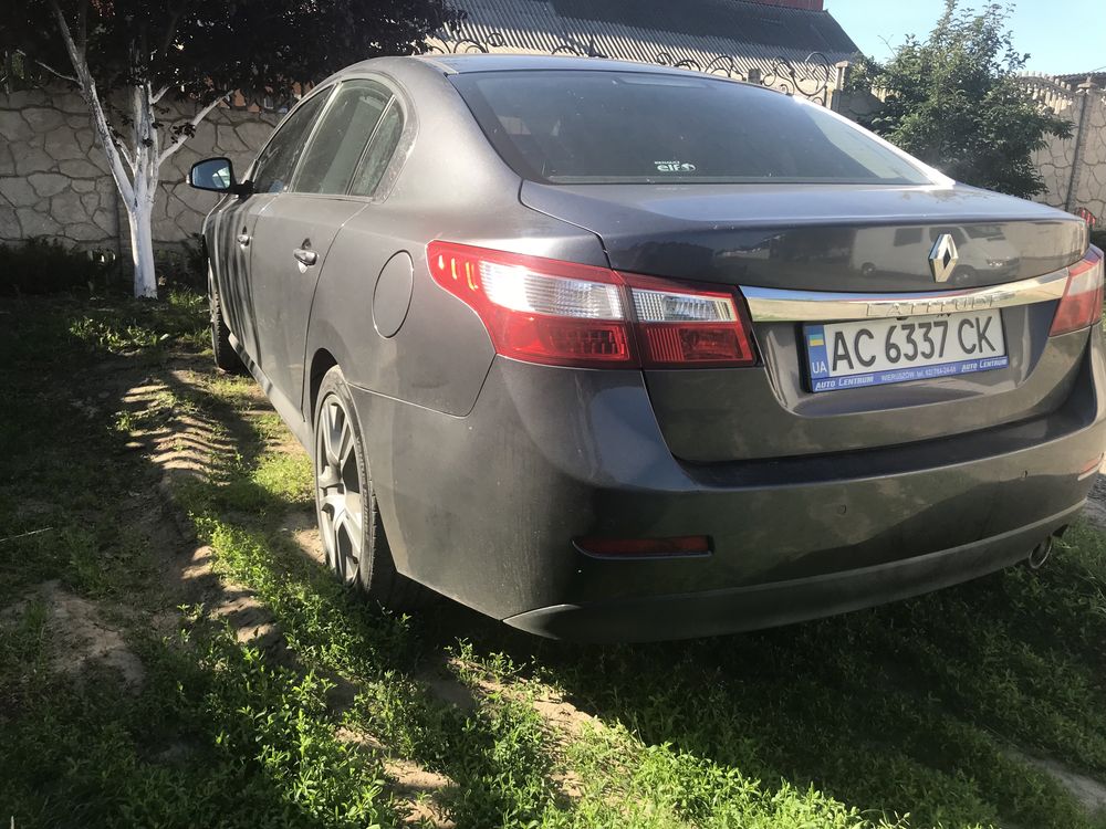 Renault latitude  ( Рено  Лагуна Меган Скенік ) 2011