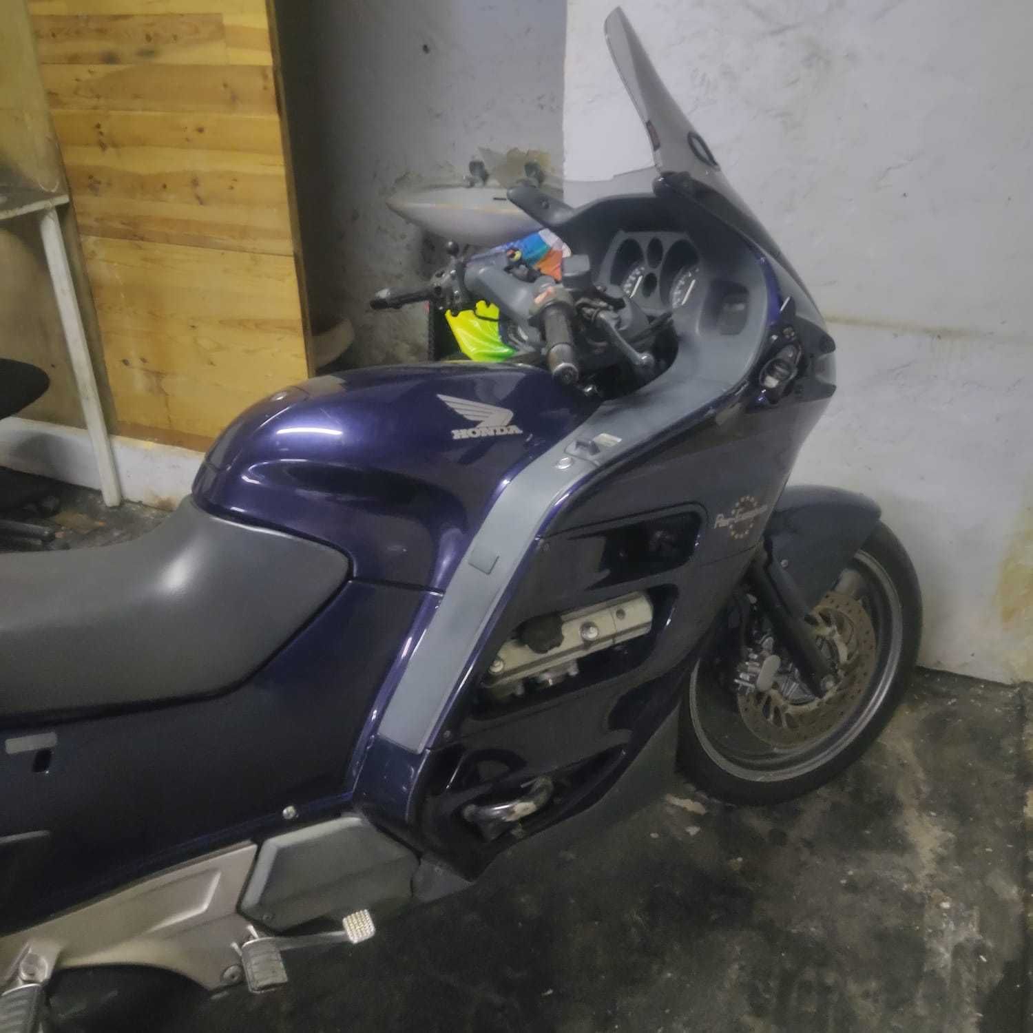 honda st1100 european danificada