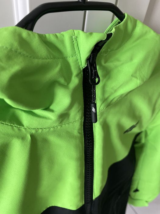 Kurtka zimowa dla chłopca 4 F rozmiar 146