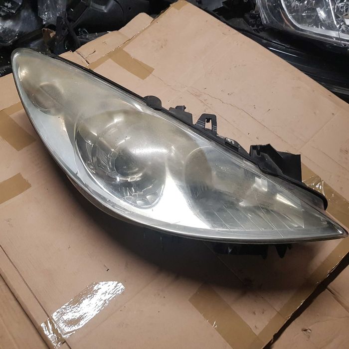 lampa przód Peugeot 307 lift