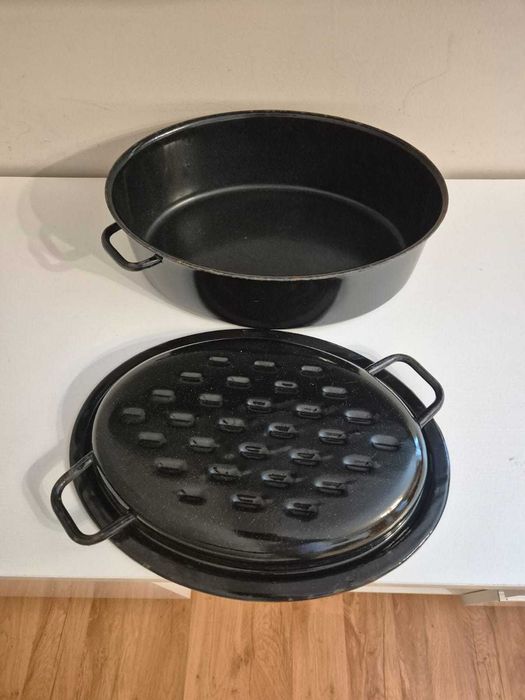 Brytfanna żeliwna emaliowana