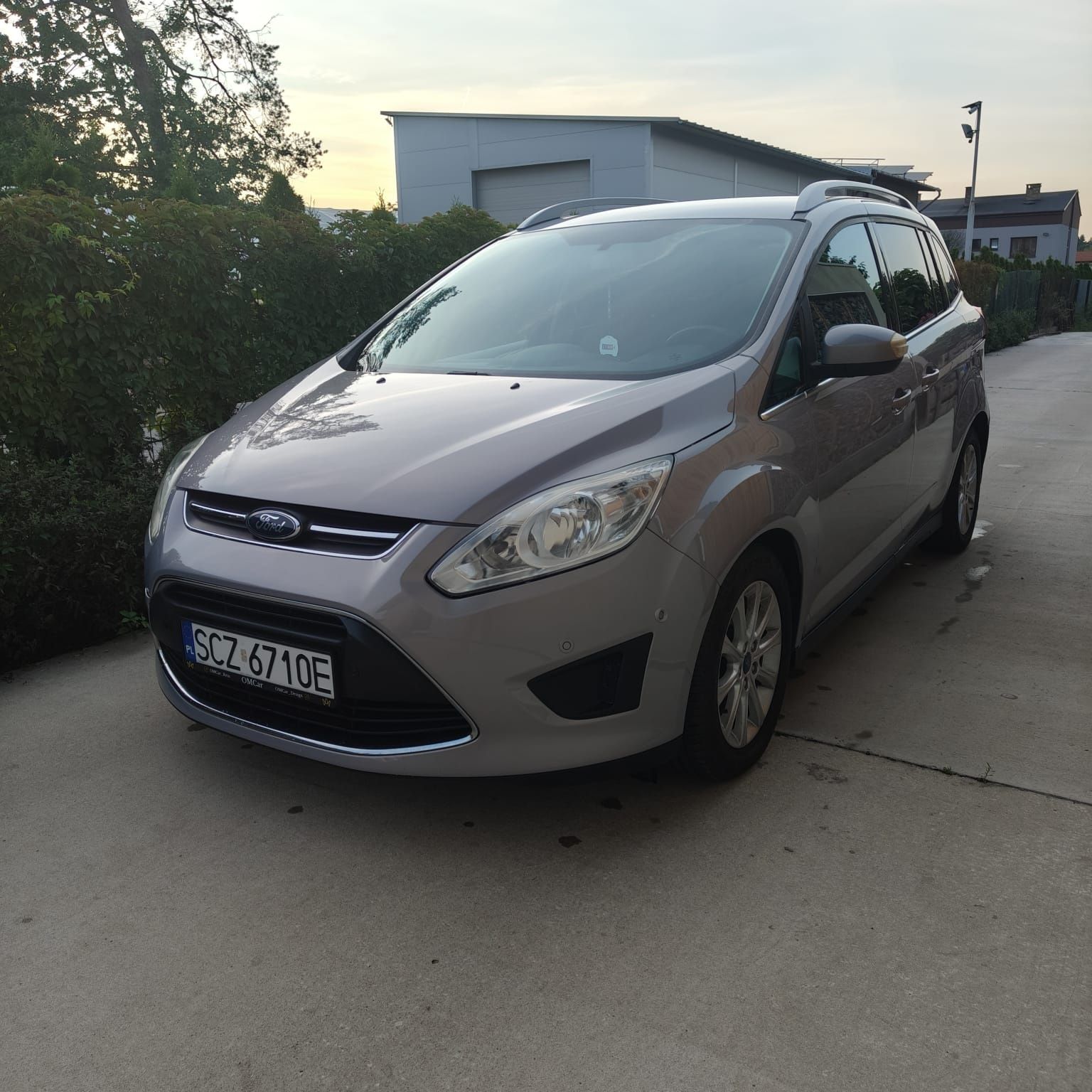 Ford Grand C Max 1,6 benzyna