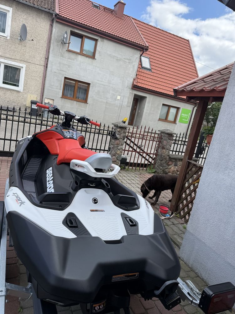 Skuter wodny Sea Doo Spark Trixx 3up 2024 22mth