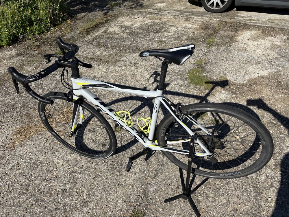 Bicicleta de Estrada Scott CR1 2017 – Quadro em Carbono