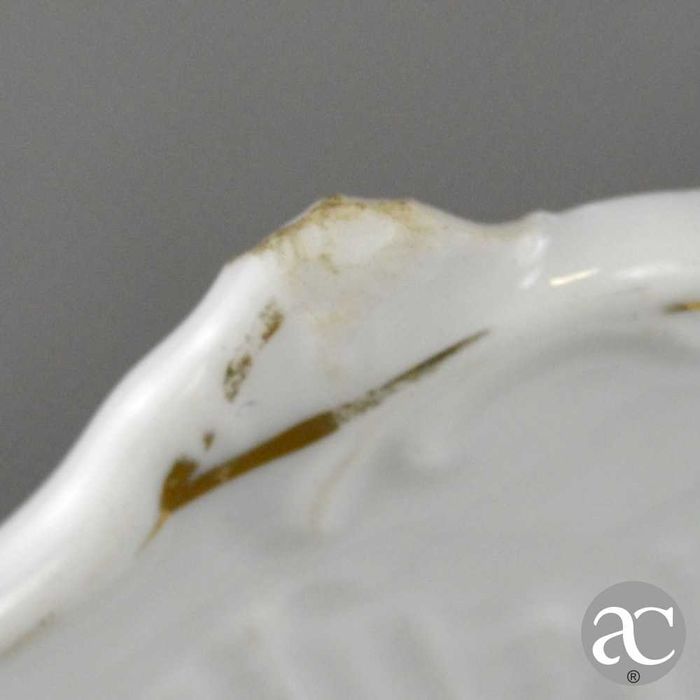 Prato para bolos em porcelana da Fábrica da Vista Alegre