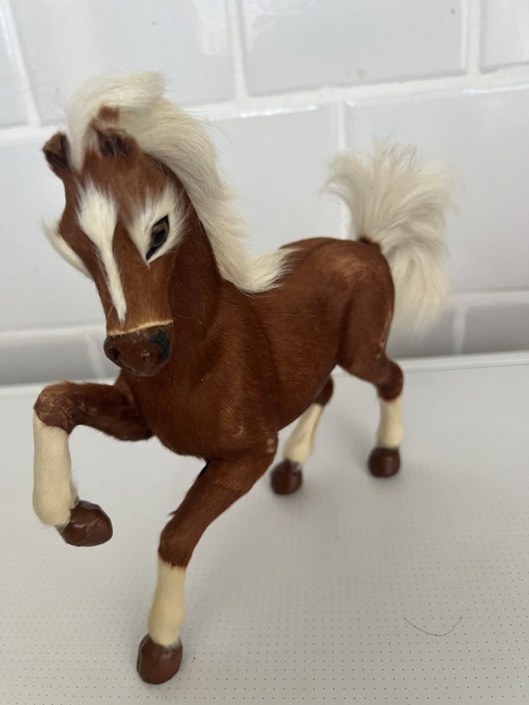 Лошадь- детская игрушка