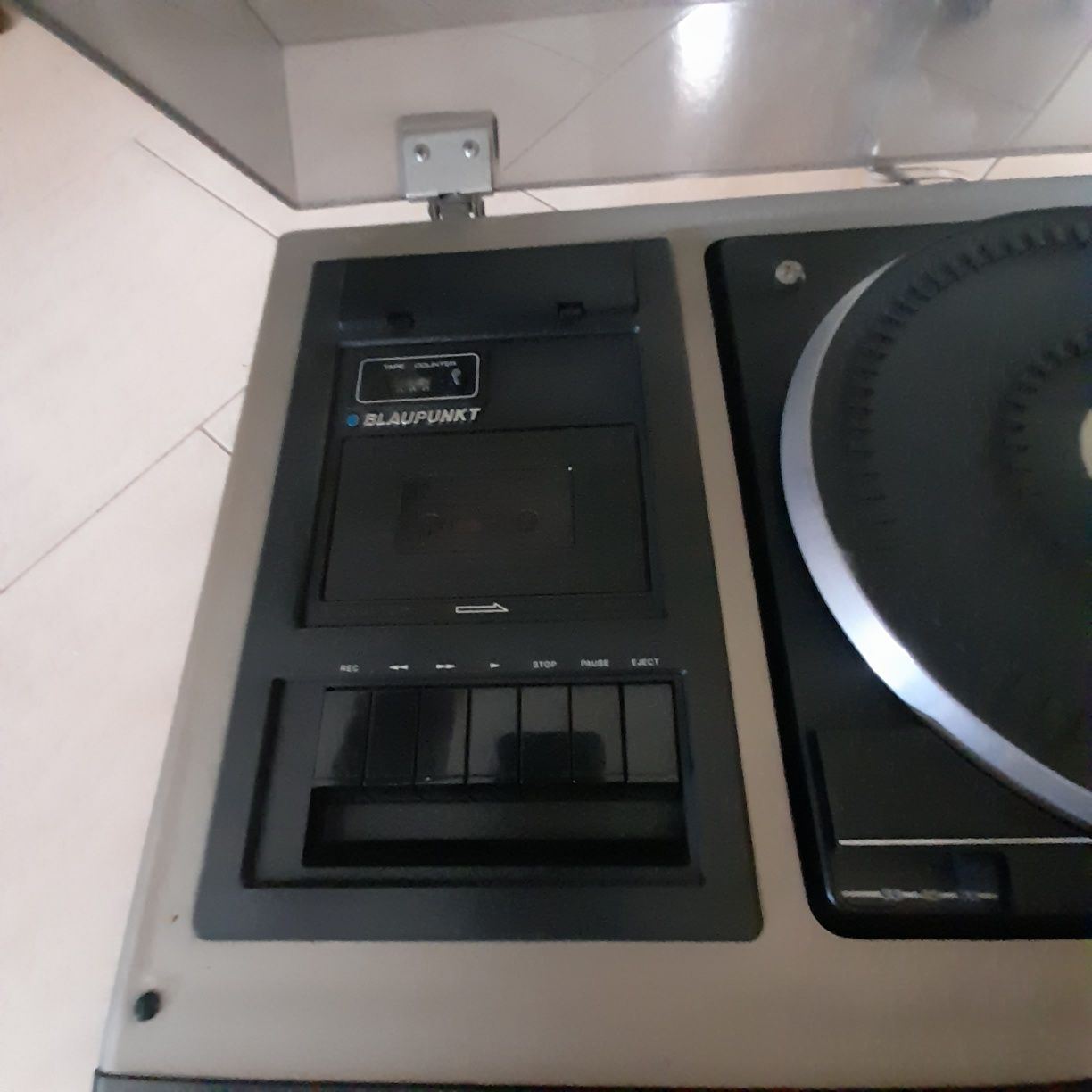 Aparihagem e gira discos vintage