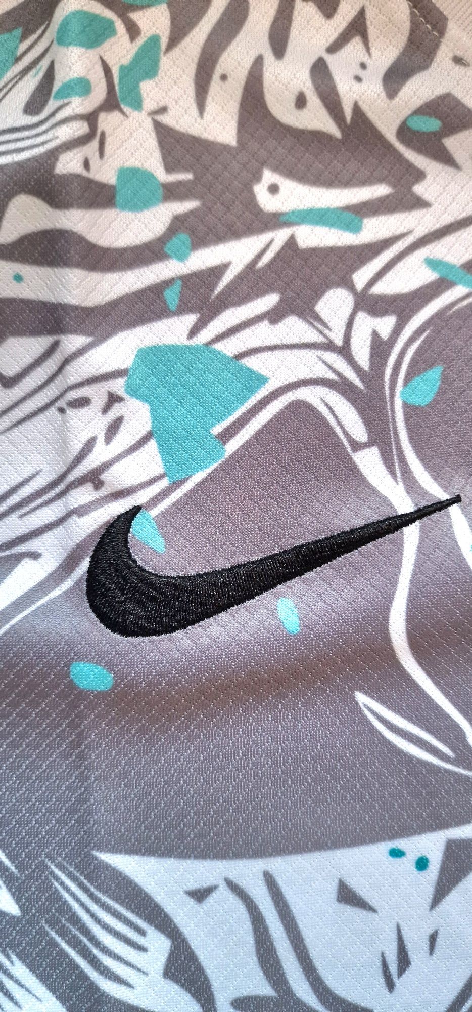 Camisola nova com etiqueta nunca usada