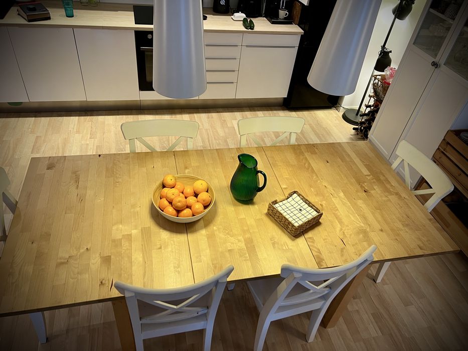 Drewniany stół marki IKEA z kolekcji NORDEN. Wymiary 150/205/90 cm.