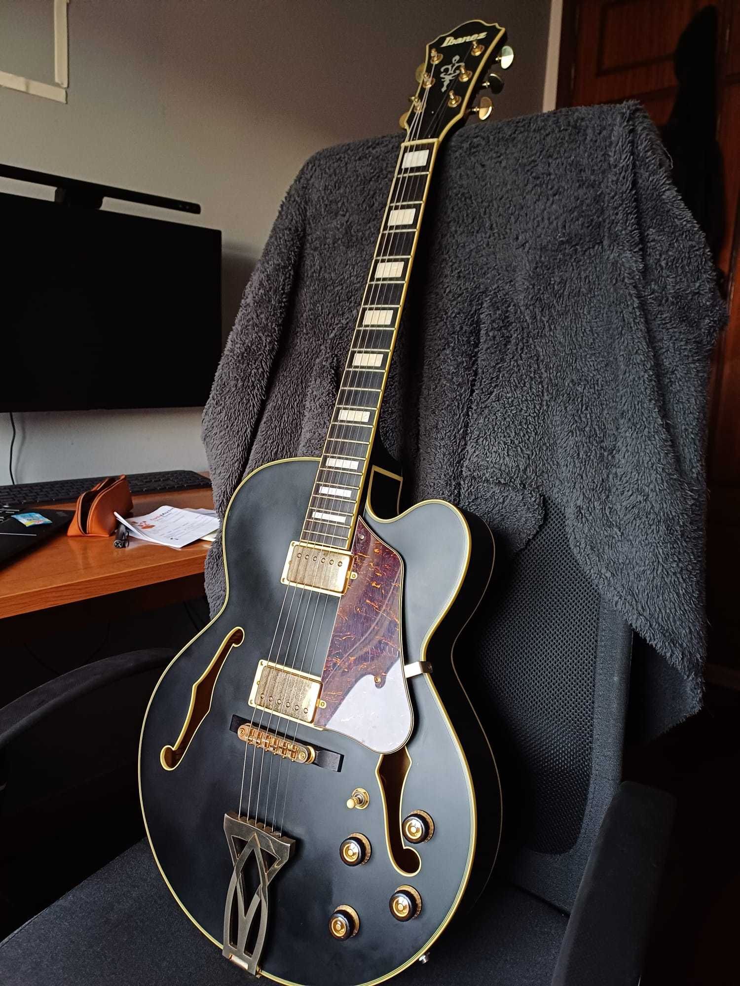 Ibanez AF75G artcore Black Flat + Saco